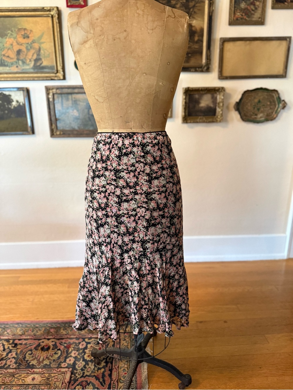 JM Collection Black Midi Skirt with Pink Floral Print and Ruffle Hem - Picture 4 of 8